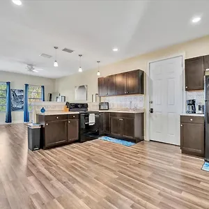 Perfect Location - Free Parking Tampa