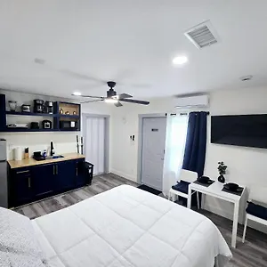 Lovely Single Tampa